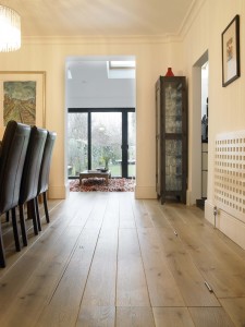 Recessed trap door for timber - dining room